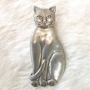 VINTAGE Sitting Cat Pewter Silver Tone Brooch Pin